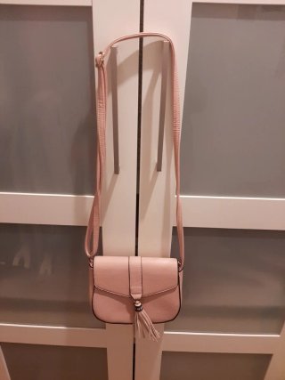 Bolso de hombro rosa