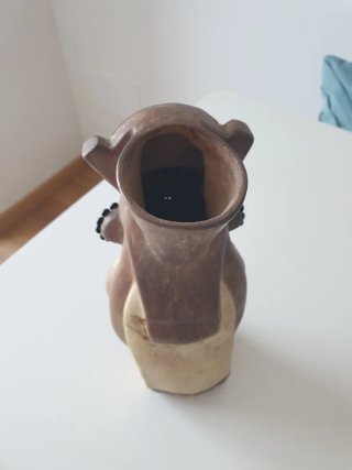 Figura  terracota con detalles turquesa y plata