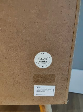 Mesita 5 cajones madera diseño hojas