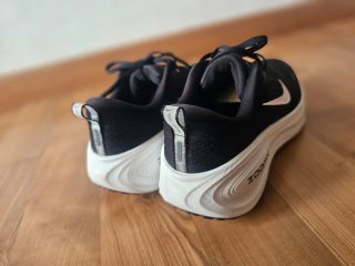 Nike Vomero Plus +