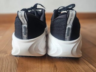 Nike Vomero Plus +