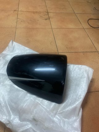 Tapa colín trasero Suzuki GSXR 600 negra