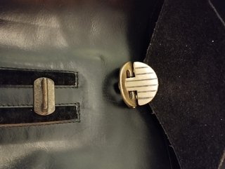 Bolso de hombro de cuero negro