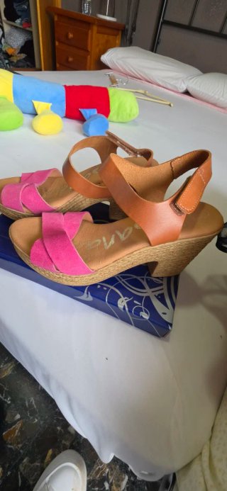 Sandalias con cuña bicolor