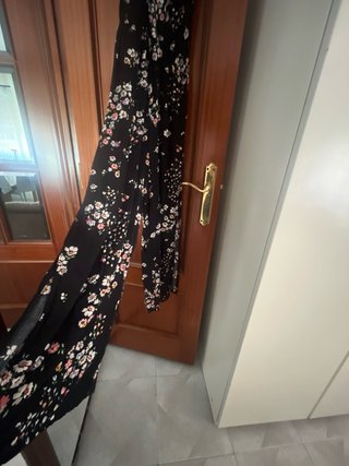 Mono largo con estampado de flores