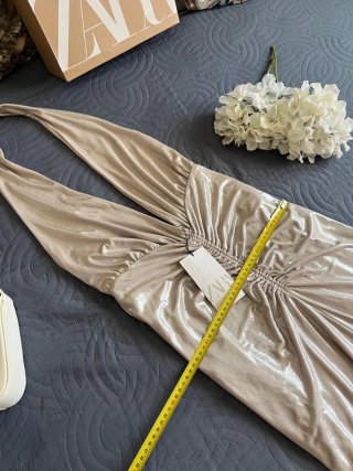 Vestido largo Zara dorado champagne