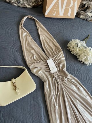 Vestido largo Zara dorado champagne
