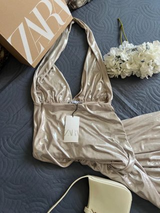 Vestido largo Zara dorado champagne
