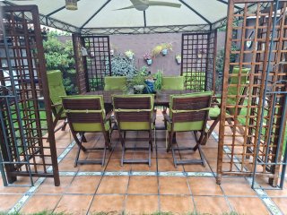 Conjunto de Mesa y Sillas de Jardín en Madera