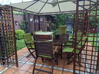 Conjunto de Mesa y Sillas de Jardín en Madera