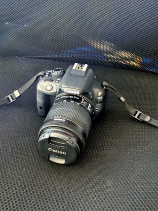 Cámara Canon EOS 100D con Accesorios