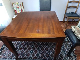 Mesa de Comedor de Madera