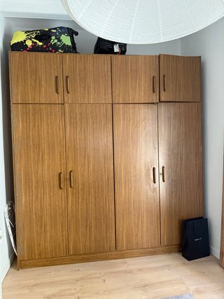 Armario de Madera Amplio
