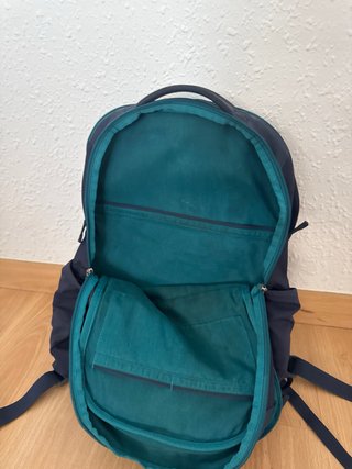 Mochila Deuter Giga 28L Azul Marino y Turquesa