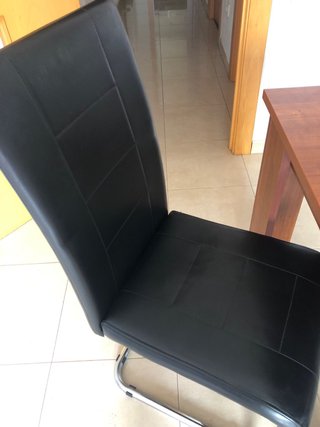 Conjunto de Mesa y 4 Sillas
