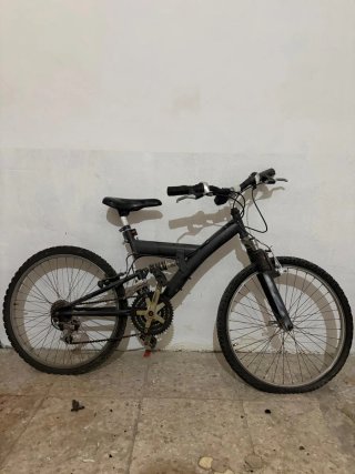 Bicicleta infantil negra