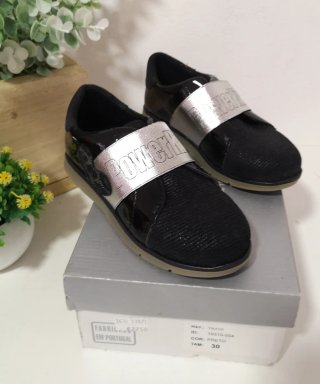 Sapatos Criança Tam. 30 Preto - Novos