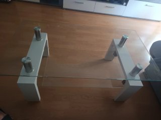 Mesa de centro con sobre de cristal