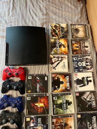 Consola PS3 160GB + 7 Juegos + 3 Mandos
