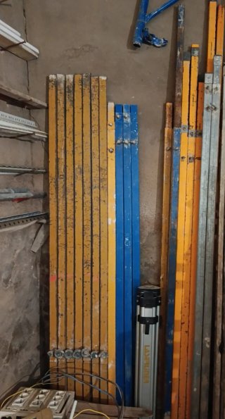Lote de Reglas de Muelle para Construcción
