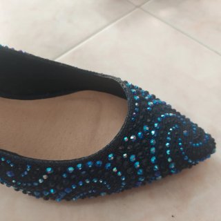 Zapatos destalonados con pedrería