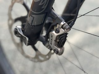 BICICLETA ELÉCTRICA GIANT DE MONTAÑA, TOPE DE GAMA