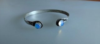 Pulsera Alpaca Plateada con Piedra Azul