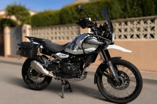 Royal Enfield Himalayan 450 de 8-2025