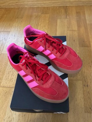 Zapatillas Adidas Rojas y Rosas
