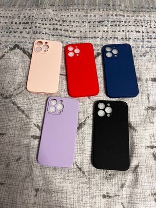 Cover iPhone 13 Pro (5 colori) Una 3€; confezione 10€