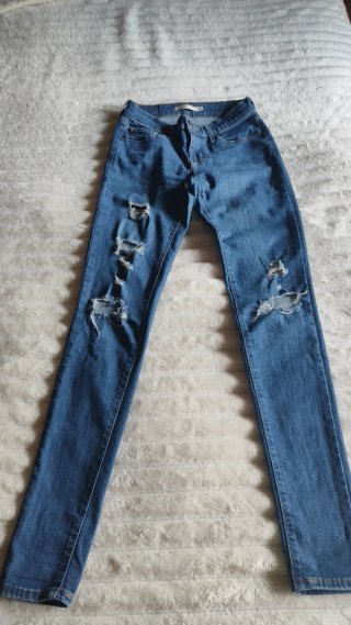 Pantalón vaquero pitillo mujer desgastado