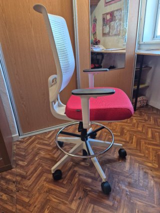 Silla Giratoria con Reposapiés