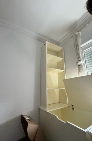 Mueble arcón con estantería