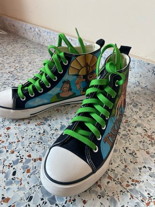 Zapatillas customizadas. Pintadas a mano.