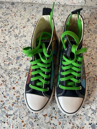 Zapatillas customizadas. Pintadas a mano.
