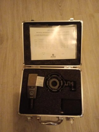 AKG C414 XLS - Poco uso - Si me lo pillas hoy 650€