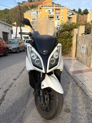 Kymco Superdink Maxi Scooter