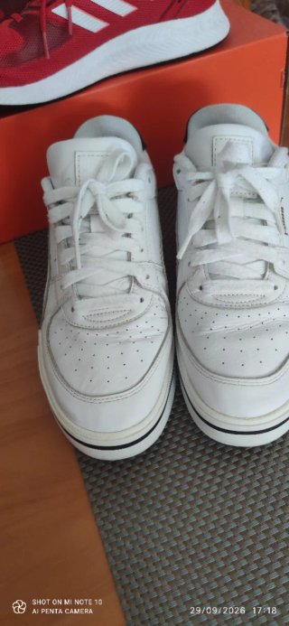 Zapatillas deportivas blancas