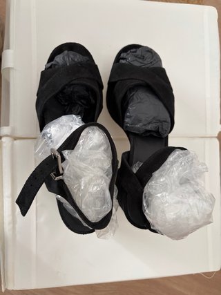 Sandalias de tacón Un paso más negras