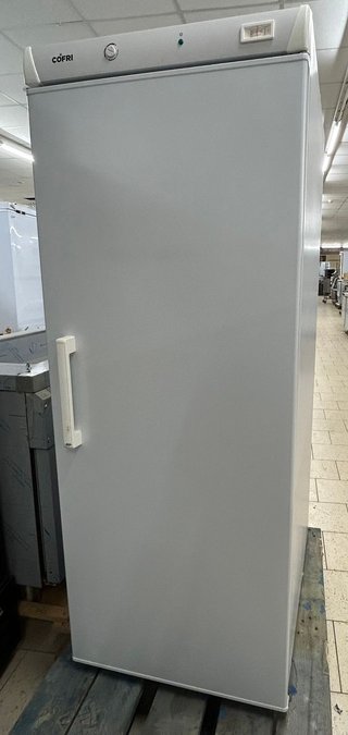 Congelador vertical COFRI ARV 520 450L