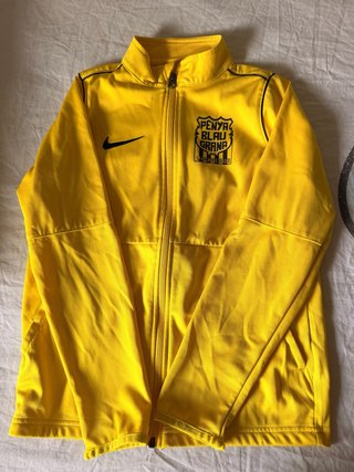 Chaqueta deportiva Nike amarilla
