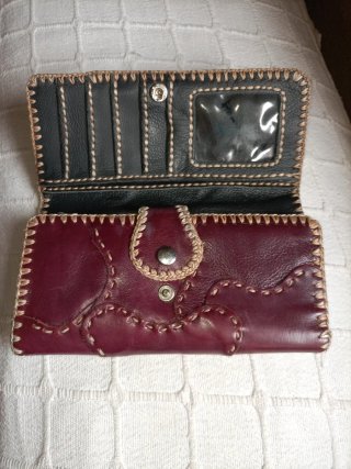 Cartera artesanal hecha a mano