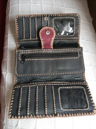 Cartera artesanal hecha a mano