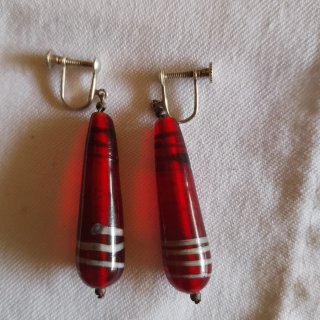 Pendientes Largos de Cristal Rojo