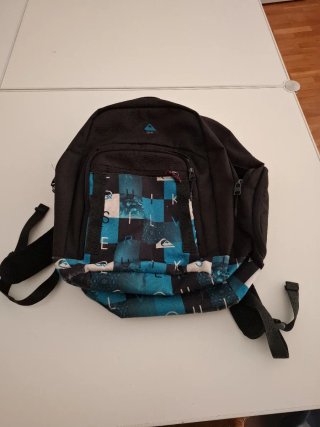 Mochila Quiksilver Negra y Azul