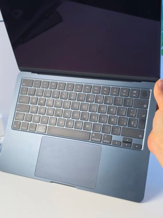 MacBook Air M3 + Recibo