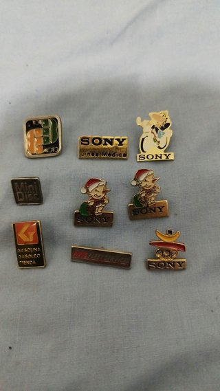 Lote Pins Vintage 90s - Club Super3, Sony y Varios