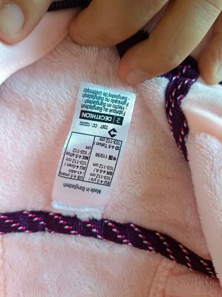 7 prendas niña 4a5 años invierno por solo 4€ todo.