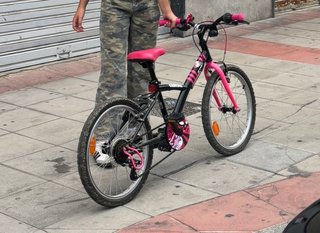 Bicicleta de Niña Negra y Rosa