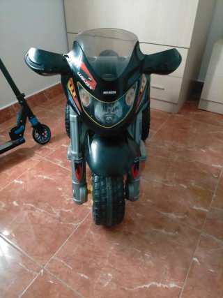 Moto de batería infantil